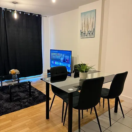 Spacious 2 Bedrooms Apartment In Stratford Londres Exterior foto