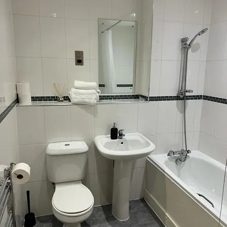 Spacious 2 Bedrooms Apartment In Stratford Londres Exterior foto